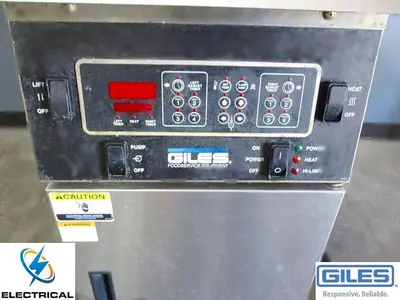 Giles electric deep fryer - c/w filtration