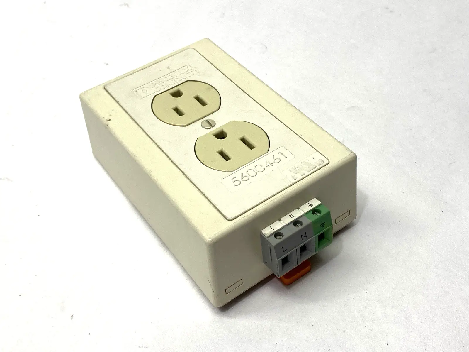 USED PHOENIX CONTACT DUAL POWER OUTLET DIN RAIL MOUNTED 125VAC 5600461