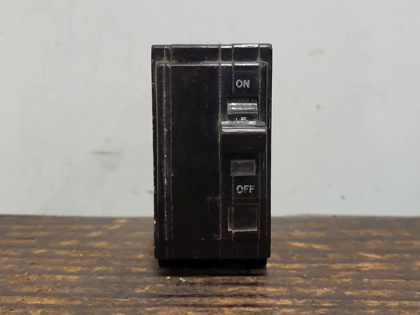 Used SQUARE D QO215 Switchgears British Columbia CA | Lenmark #242295