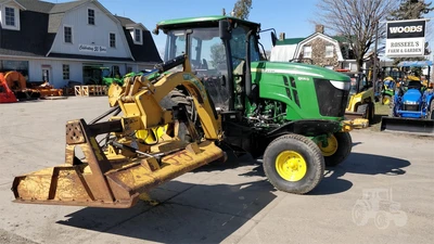 USED 2014 JOHN DEERE 6105D