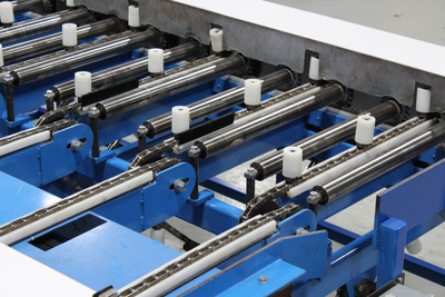 Ultimizers S-Transfer Lateral Infeed for Optimizing Saw