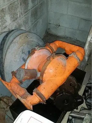 USED WILDEN M8