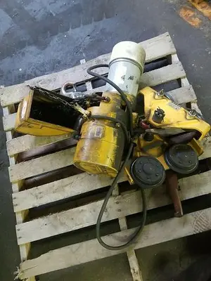 BUDGET 2 TON HOIST. MOD 441425-17