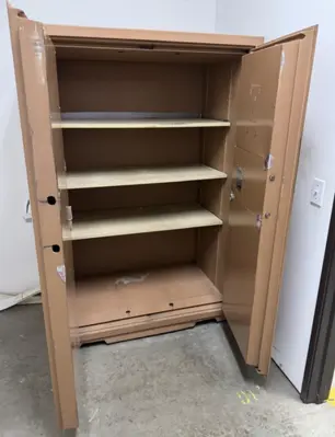 2-1/2 Hour Rate Fire Proof Heavy Duty Safe 47 x 27 x 70 Made in Japan