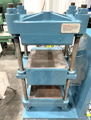 USED 1982 WABASH WABASH 30-1212-4TMB PRESS