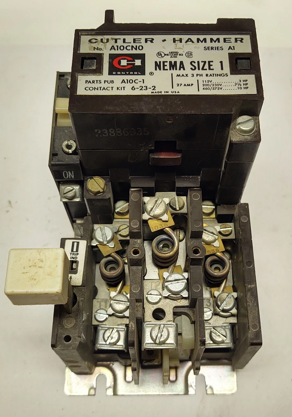 CUTLER HAMMER MOTOR STARTER A10CN0 NEMA 1 27A CONTACTOR 120V COIL W 1036 HEATERS