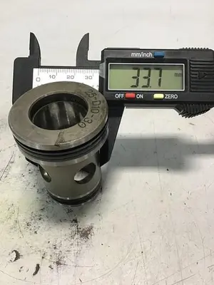 USED VICKERS 25-D10-30