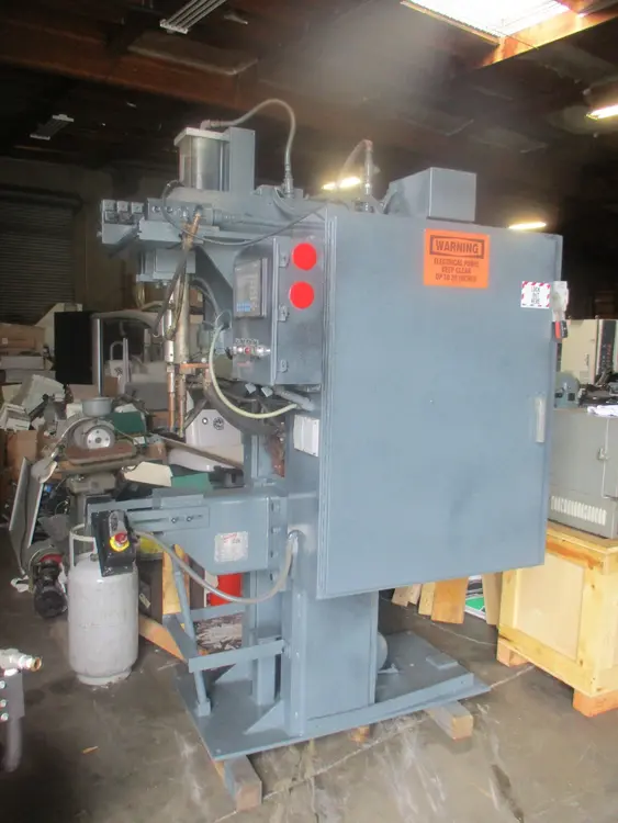 Used AUTOMATION INT INC _UNKNOWN_ Spot Welders | TNT Industrial #399476