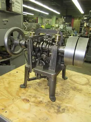 8776 Used S & W Link Making Machine