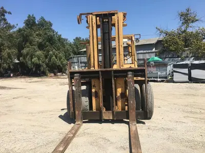 USED CATERPILLAR V300