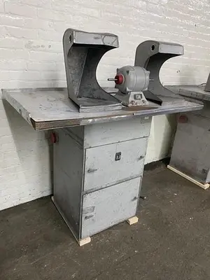 3646-340 RED WING #28H DOUBLE END POLISHING UNIT 1/3 HP- 2 Speed- 1725/3450 RPM, with HANDLER Dust Collector Base