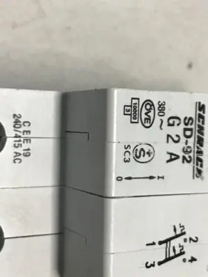USED SCHRACK SD-92G 2A