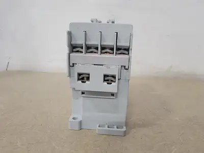 32 Amp, 3 Pole, 1NO+0NC, 690 Volts Contactor 100-C23*10 w/ Relay 193-ED1CB