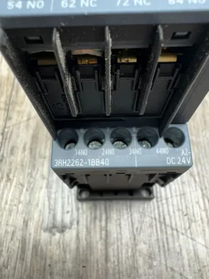 Used SIEMENS 3RH2262-1BB40 Misc Electrical & Power Parts South Carolina US | ESS Industrial Equipment Sales #1309595