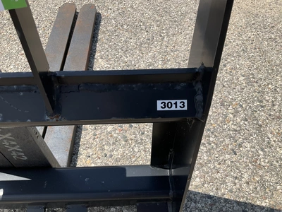 Used TOMAHAWK 42" FORKS AND FRAME Pallet Forks Michigan US | Miedema Asset Management Group #1342562