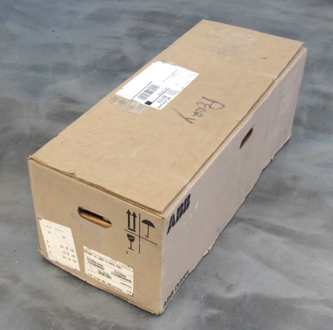 NEW ABB ACS800-U1-0004-5+N679+P901 DRIVE 3HP ACS800U100045N679P901