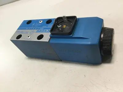 USED VICKERS DG4V-3-2A-M-U-H7-60