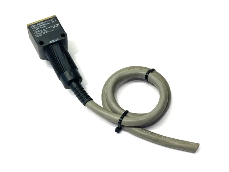 Used Allen-Bradley Ser A RightSight Photoelectric Sensor CUT CONNECTOR Photoelectric Sensors Michigan US | Maverick Industrial Sales #1395293
