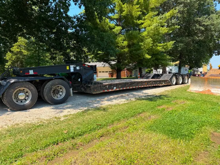 Used 2017 _UNKNOWN_ _UNKNOWN_ Lowboy Trailers Ohio US | Myron Bowling Auctioneers Inc #1504223