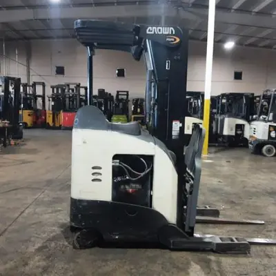 USED 2016 CROWN RR5725-45