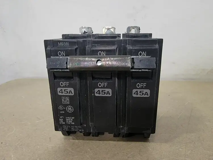 Used GENERAL ELECTRIC THQB32045 Switchgears British Columbia CA | Lenmark #238714