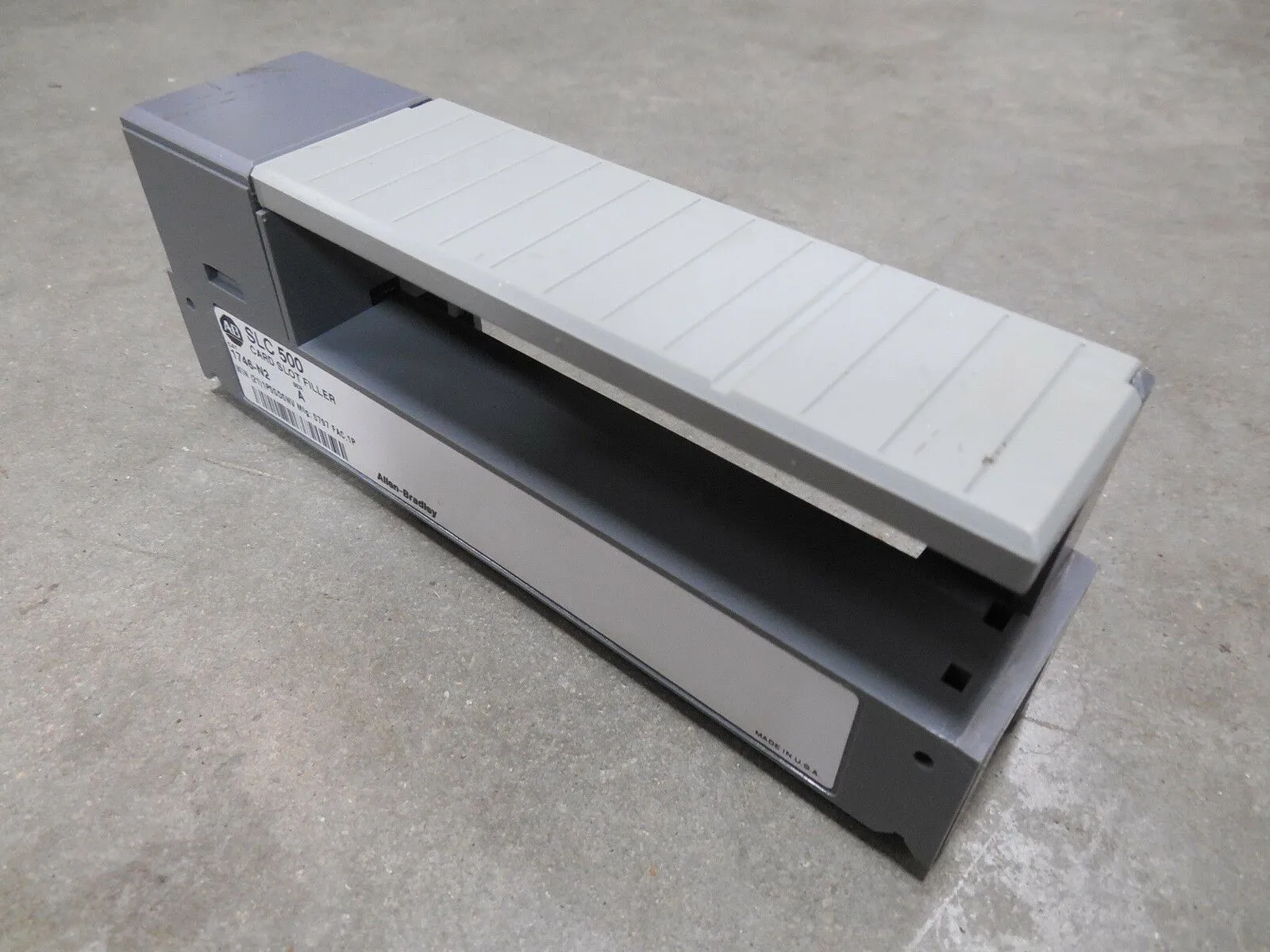 Allen Bradley 1746-N2/A SLC 500 Card Slot Filler Module Used