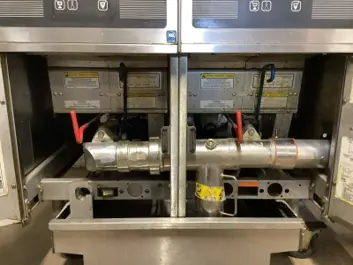 152-0799 Pitco SE14-S 3 Bank Fryer-Missing Filtration Parts