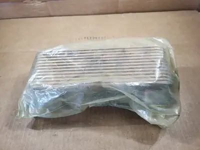 EEV Engine Oil Cooler P/N A0021888001 for Mercedez Benz