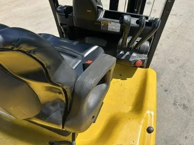 Used 2018 YALE ERC060VG 4-Wheel Sit down Electric Counterbalance Forklifts Illinois US | Somerset Equipment Sales #1542832