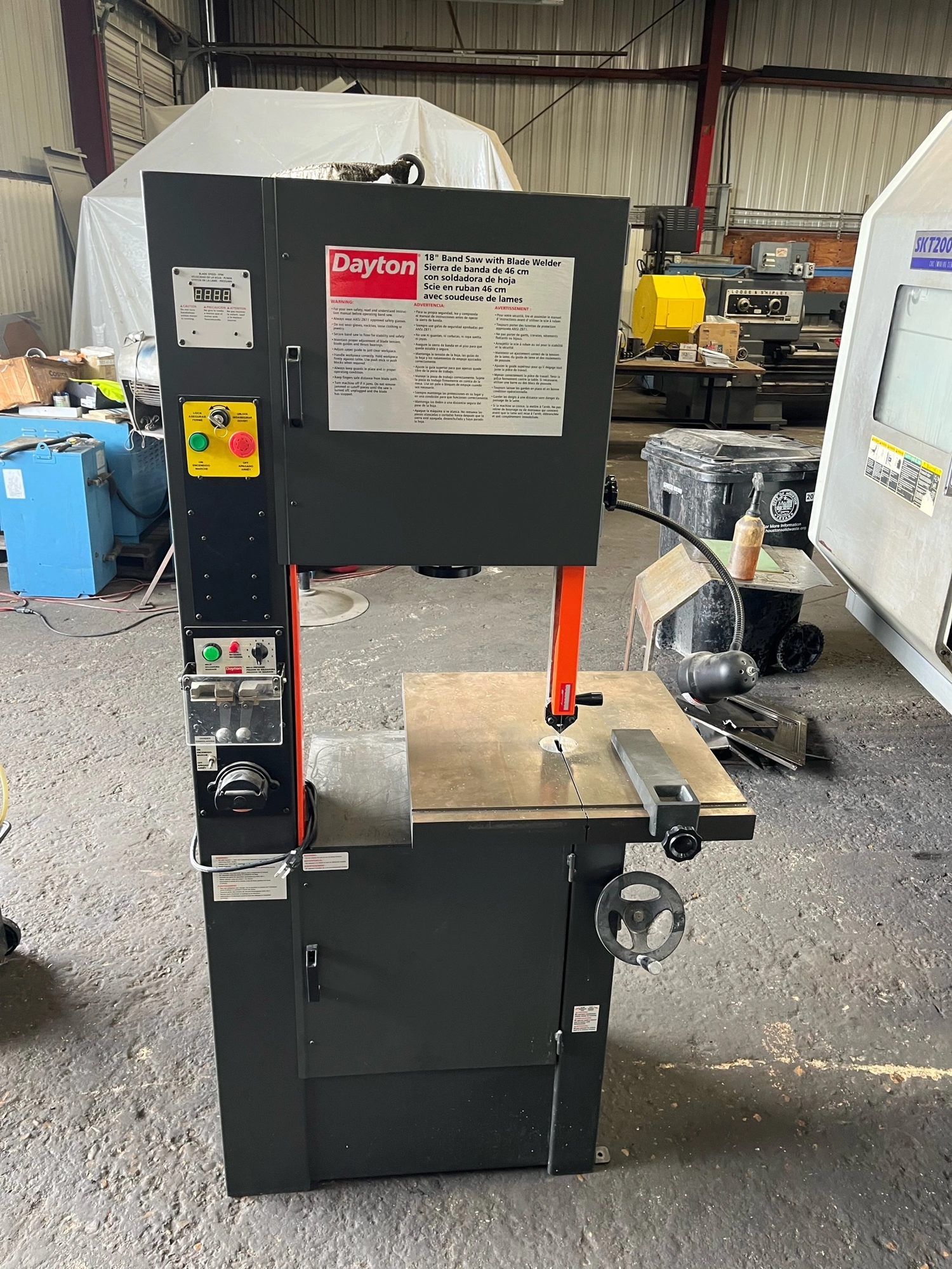 DAYTON Vertical Band Saw