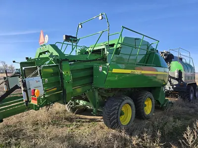 USED 2022 JOHN DEERE L341