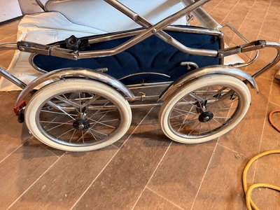 Used PEREGO ANTIQUE BABY BUGGY  / STROLLER Estate & Personal Property Indiana US | Miedema Asset Management Group #1341926