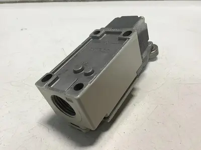 USED OMRON D4B-2115N-R