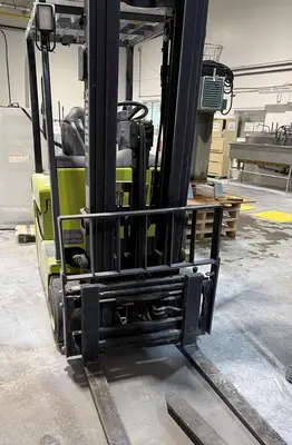 Used CLARK TMG20 3-Wheel Sit down Electric Counterbalance Forklifts British Columbia CA | Steep Hill Equipment Solutions #1266480
