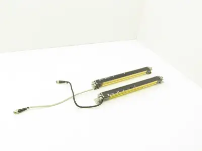 Omron F3SJ-A0320P30-L F3SJ-A0320P30-D Light Curtain Emitter Receiver Set/Bracket