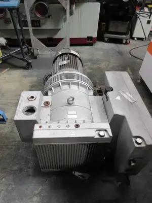 USED RIETSCHLE VM4100TR