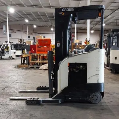 USED 2018 CROWN RR5725-45