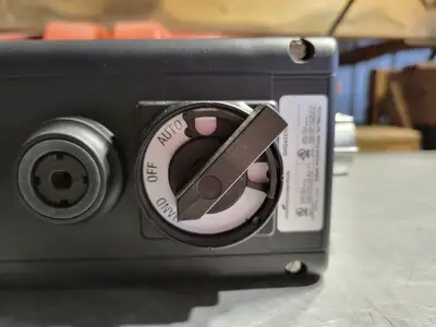 NEW CROUSE-HINDS CHG434