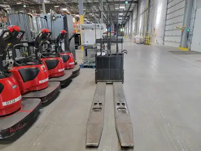 USED RAYMOND 8410
