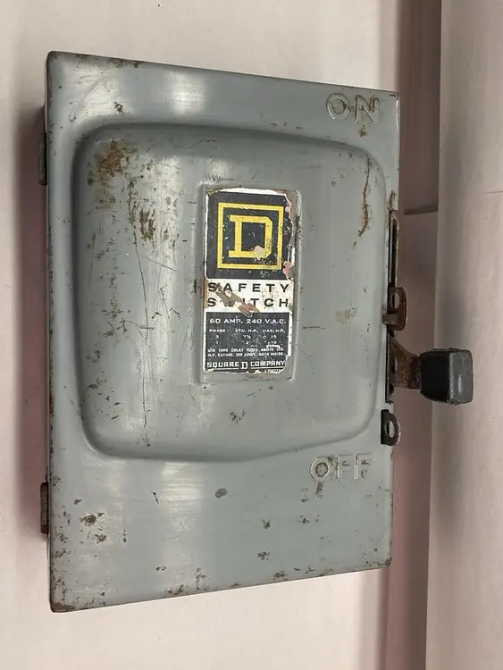 Used SQUARE D D322N Disconnects Ohio US | Surplus Asset Holdings #1547698