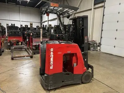 Used 2015 RAYMOND 425C35TT 3-Wheel Stand up Electric Counterbalance Forklifts Illinois US | Somerset Equipment Sales #1546185