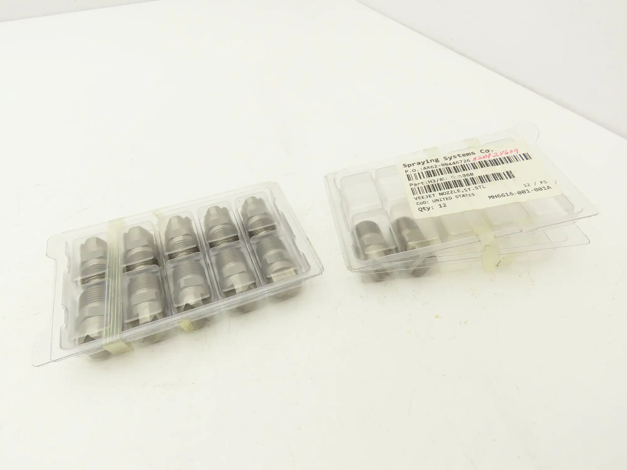 Spraying Systems H3/8U-SS5060 Veejet Stainless Spray Nozzle 3/8" NPT Lot of 12