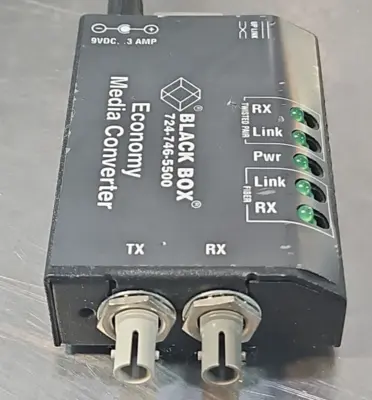 BLACK BOX LE1505A Twisted pair To Fiber Ethernet Media Converter Loc3D33