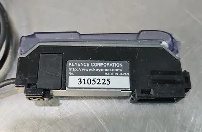 KEYENCE FS-V22RP OPTIC SENSOR NSMP. 3C-16