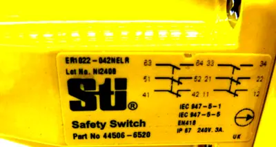 NEW STI ER1022-042NELR SAFETY SWITCH ER1022042NELR