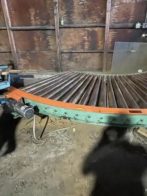 Roach 90 Degree Pallet Conveyor