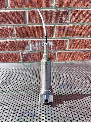 USED WEDGEWOOD TECHNOLOGY AF44VEQHNT1C2-C FLOW THROUGH SENSOR
