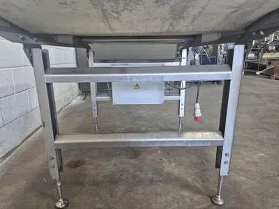 4.75 ft Flat Belt Conveyor