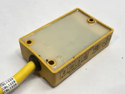 VB 40-P7X5-5 | Turck  4-Port Junction Box Female M12 5-Pin U7008 CUT CORD - Used