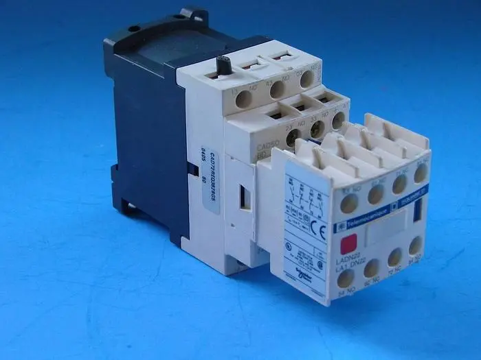 Used TELEMECANIQUE CAD72REQ3828G5 Relays & Switches Michigan US | Ideal Machinery #574249